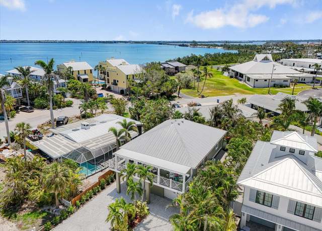 Property at 229 S Harbor Dr, Holmes Beach, FL 34217, 3 beds, 2 baths