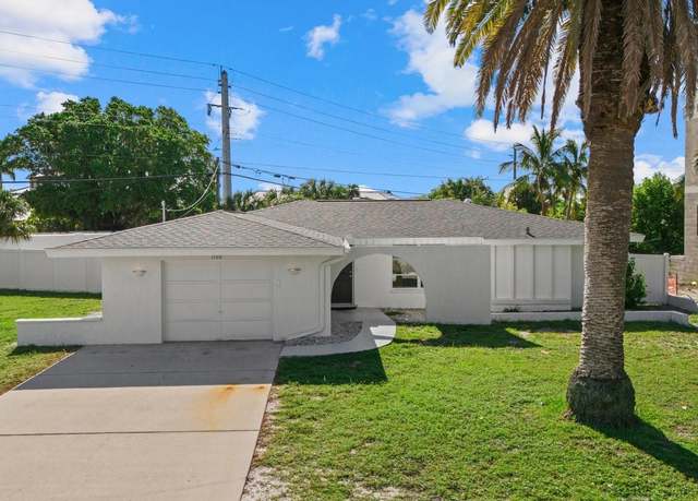 Property at 1160 Morningside Pl, Sarasota, FL 34236, 2 beds, 2 baths