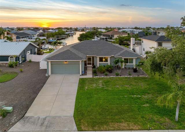 Property at 6604 Dolphin Cove Dr, Apollo Beach, FL 33572, 3 beds, 2 baths