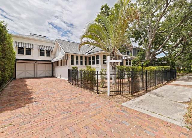Property at 246 18th Ave NE, St Petersburg, FL 33704, 4 beds, 3 baths
