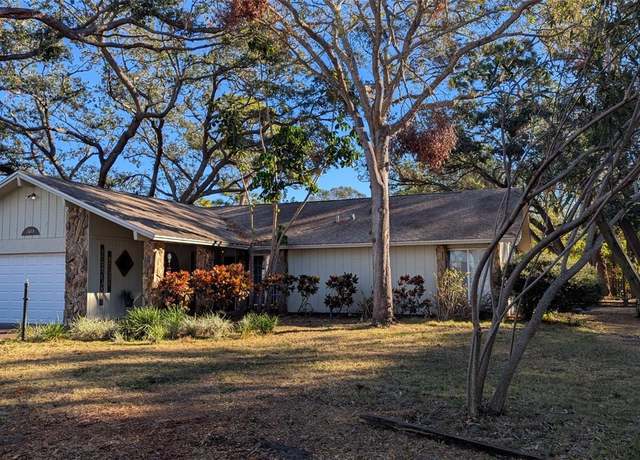 Property at 2033 Aaron Pl, Clearwater, FL 33760, 4 beds, 5 baths