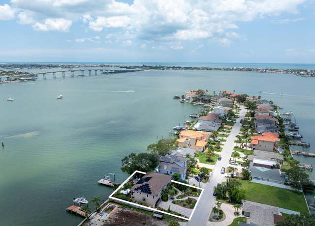 Property at 8 Sunset Bay Dr, Belleair, FL 33756, 2 beds, 2 baths