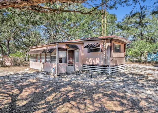 Property at 17309 NE 37th Ln, Silver Springs, FL 34488, 2 beds, 1.5 baths