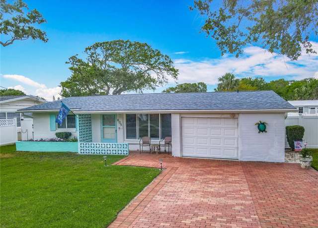 Property at 805 E 15th Ave, New Smyrna Beach, FL 32169, 2 beds, 2 baths