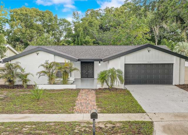 Property at 1921 Heathwood Dr, Winter Park, FL 32792, 4 beds, 3.5 baths