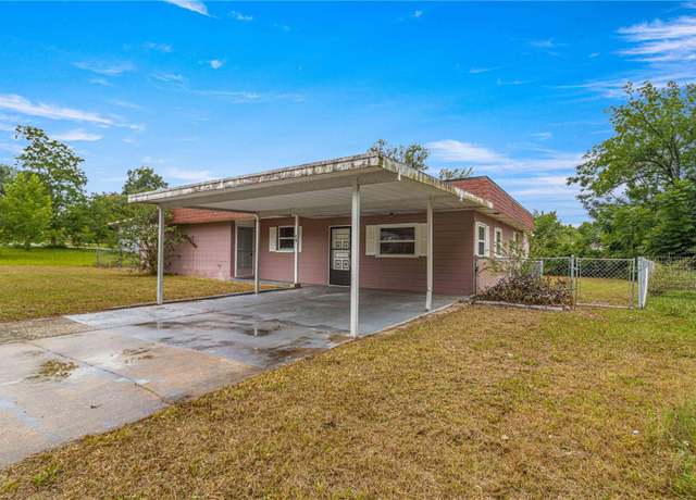 Property at 46 Lake Court Loop, Ocala, FL 34472, 3 beds, 2 baths