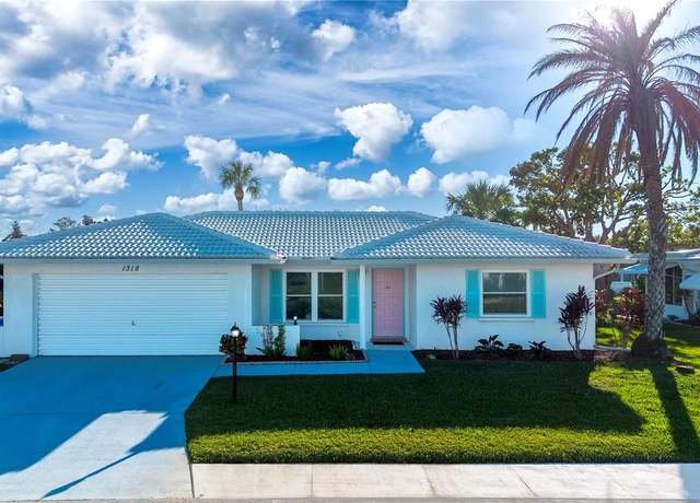 Property at 1318 Bottlebrush Dr, Bradenton, FL 34208, 2 beds, 2 baths
