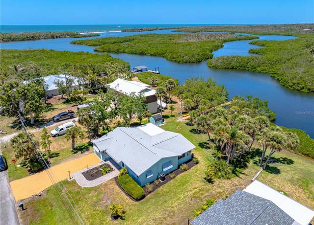 Property at 1680 Lemon Bay Dr, Venice, FL 34293, 3 beds, 2.5 baths