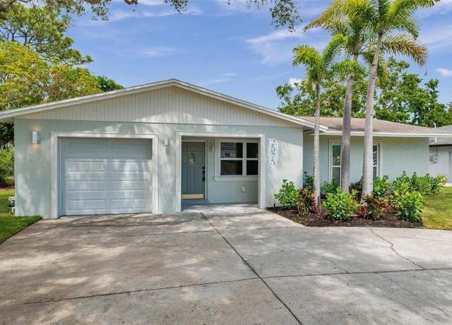 Property at 2575 Granada Cir E, St Petersburg, FL 33712, 3 beds, 2 baths