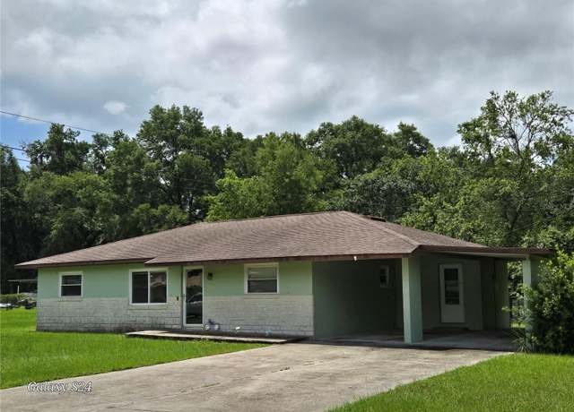 Property at 2100 NE 54th St, Ocala, FL 34479, 3 beds, 2 baths