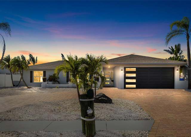Property at 6518 Senegal Palm Way, Apollo Beach, FL 33572, 3 beds, 2 baths