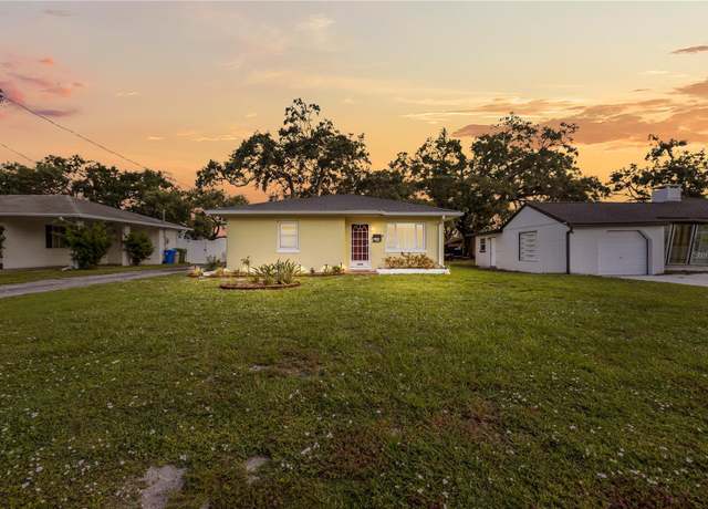 Property at 1806 19th Ave W, Bradenton, FL 34205, 2 beds, 1 bath