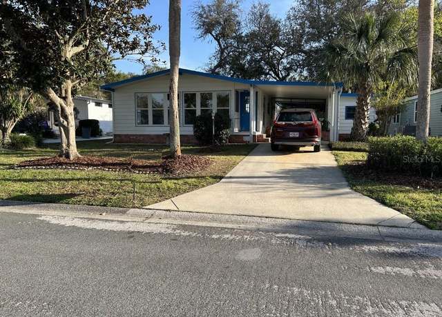 Property at 910 Orchid St, Lady Lake, FL 32159, 2 beds, 2 baths