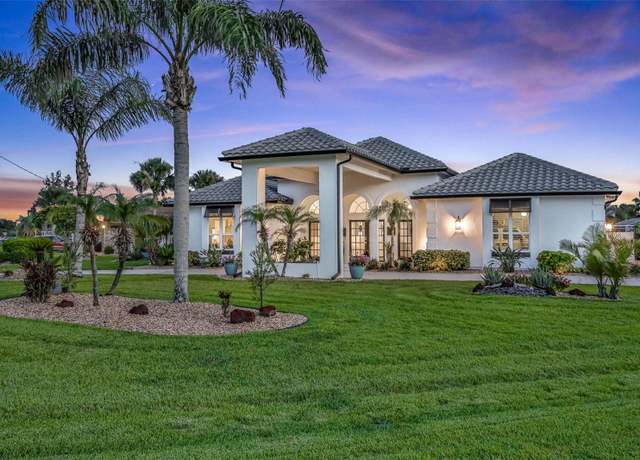 Property at 33 Crystal Bay Ct, Palm Coast, FL 32137, 3 beds, 2.5 baths