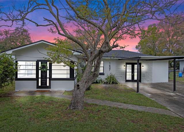 Property at 1607 31st St NW, Winter Haven, FL 33881, 4 beds, 2 baths