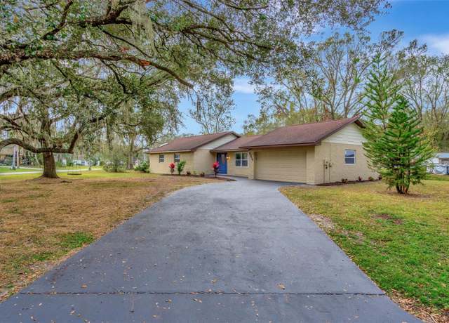 Property at 5749 Southernview Dr, Zephyrhills, FL 33541, 3 beds, 2 baths