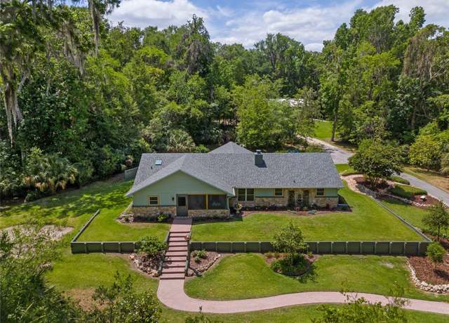Property at 400 SE 90th St, Ocala, FL 34480, 5 beds, 4.5 baths