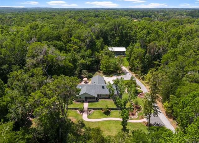 Property at 400 SE 90th St, Ocala, FL 34480, 5 beds, 4.5 baths