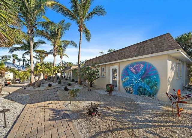 Property at 1123 Crescent St Unit 1123/1125, Sarasota, FL 34242, 4 beds, 4 baths