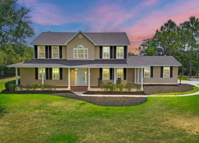 Property at 8015 Panther Ridge Trl, Bradenton, FL 34202, 4 beds, 2.5 baths