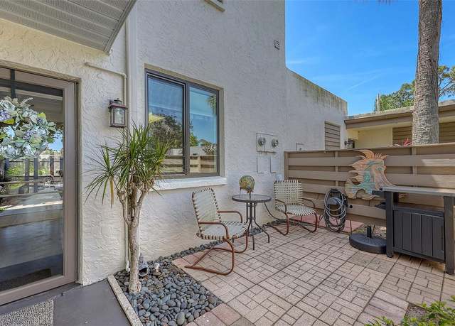 Property at 564 Lakeside Dr #564, Bradenton, FL 34210, 2 beds, 2 baths