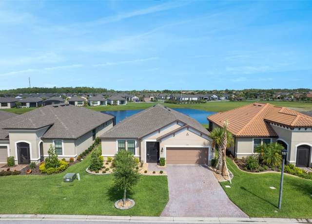Property at 636 San Augusto Dr, Kissimmee, FL 34759, 3 beds, 2 baths