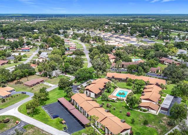Property at 548 Fairways Dr Unit B, Ocala, FL 34472, 2 beds, 1.5 baths