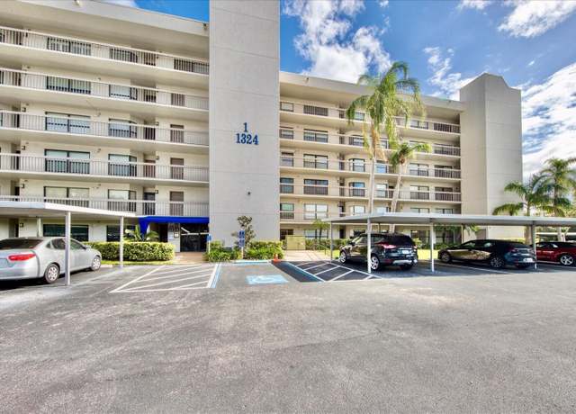 Property at 1324 Pasadena Ave S #204, South Pasadena, FL 33707, 1 bed, 1.5 baths