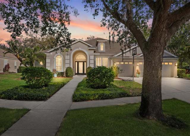 Property at 15930 Sorawater Dr, Lithia, FL 33547, 5 beds, 3 baths