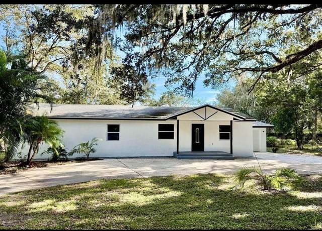 Property at 2831 Magnolia Ave, Sanford, FL 32773, 4 beds, 4.5 baths