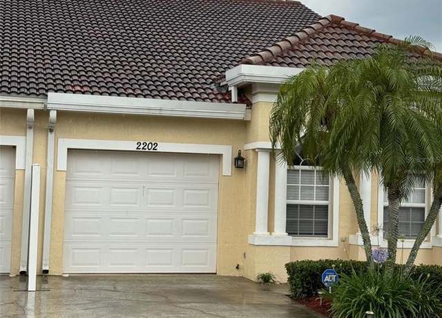 Property at 2202 Garden Lake Dr, Winter Haven, FL 33884, 3 beds, 2 baths