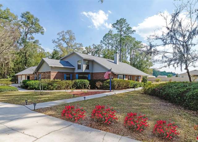 Property at 5200 NE 20 St, Ocala, FL 34470, 4 beds, 4 baths
