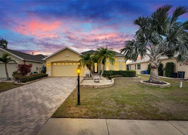 Property at 1007 Emerald Dunes Dr, Sun City Center, FL 33573, 2 beds, 2 baths
