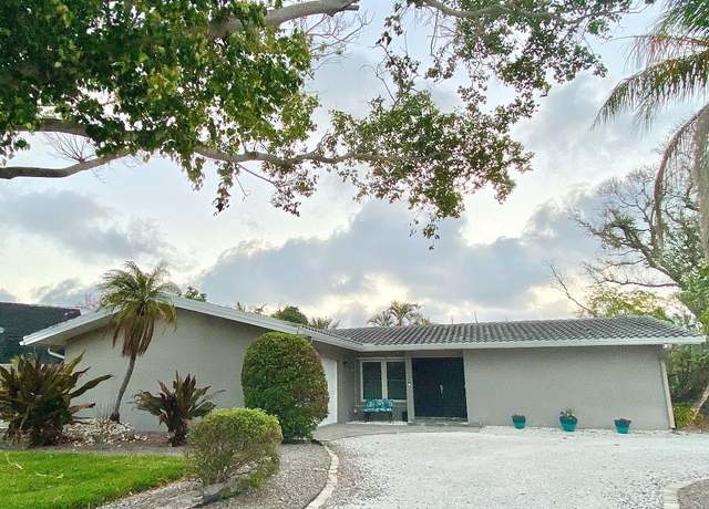 Property at 4571 Clearwater Harbor Dr S, Largo, FL 33770, 3 beds, 2 baths