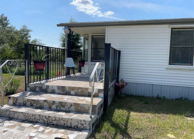 Property at 14291 SE 26th St, Morriston, FL 32668, 3 beds, 2 baths