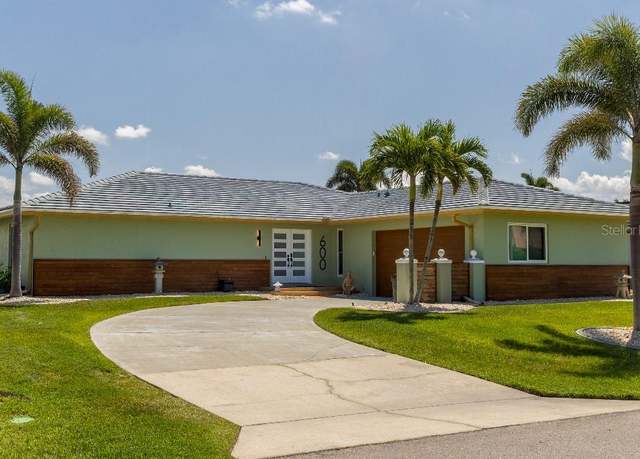 Property at 600 Eleuthera Dr, Punta Gorda, FL 33950, 4 beds, 2 baths
