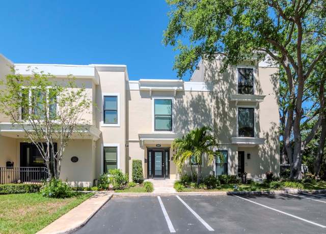 Property at 2807 W Hawthorne Rd #11, Tampa, FL 33611, 2 beds, 2.5 baths