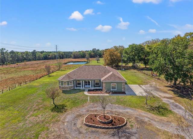 Property at 6413 Emerson Rd, Brooksville, FL 34601, 3 beds, 2.5 baths