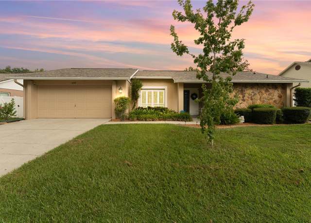 Property at 1206 Carrie Wood Dr, Valrico, FL 33596, 4 beds, 2 baths