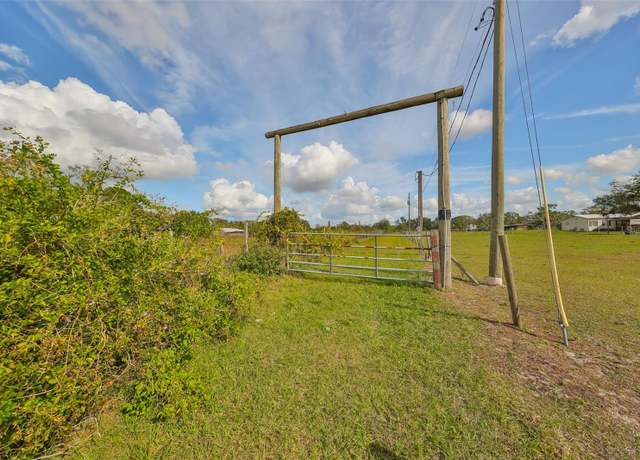 Property at 1 Wimauma Carlton Lake Rd, Wimauma, FL 33598