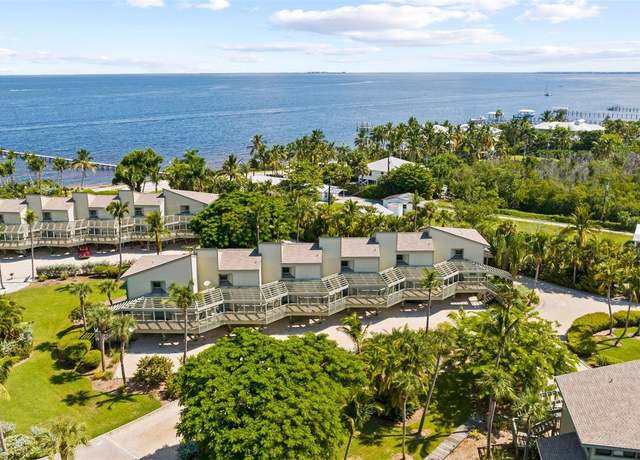 Property at 16747 Bocilla Palms Dr #15, Bokeelia, FL 33922, 2 beds, 2.5 baths