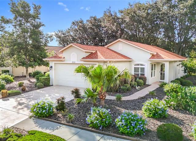 Property at 232 Center Oak Cir, Spring Hill, FL 34609, 2 beds, 2 baths