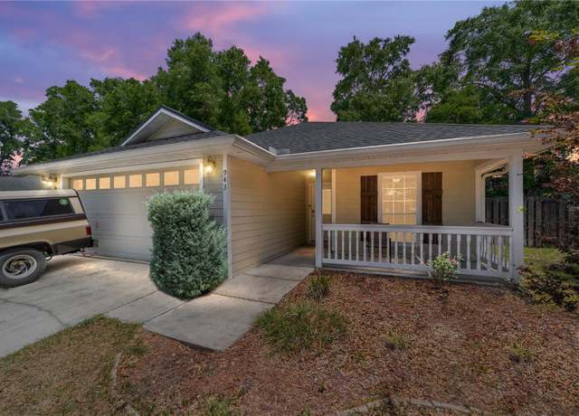 Property at 943 NW 254th Dr, Newberry, FL 32669, 3 beds, 2 baths