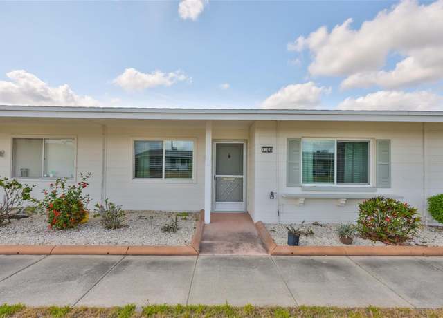 Property at 1304 Burbank Ct, Sun City Center, FL 33573, 1 bed, 1 bath