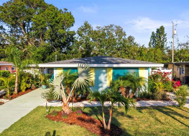 Property at 2479 Trade Winds Dr, Dunedin, FL 34698, 2 beds, 1 bath
