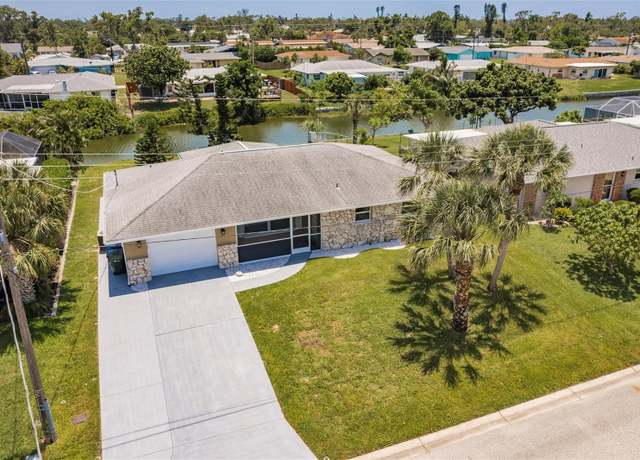 Property at 444 Edgewood Rd, Venice, FL 34293, 2 beds, 2 baths