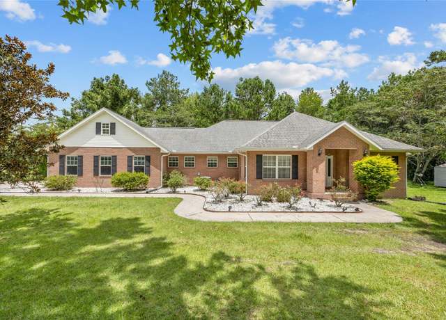 Property at 403 SW Cherrywood Way, Lake City, FL 32025, 3 beds, 3.5 baths