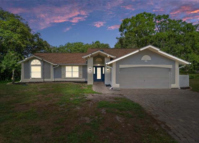 Property at 204 Oak Lake Dr, Spring Hill, FL 34608, 5 beds, 3 baths