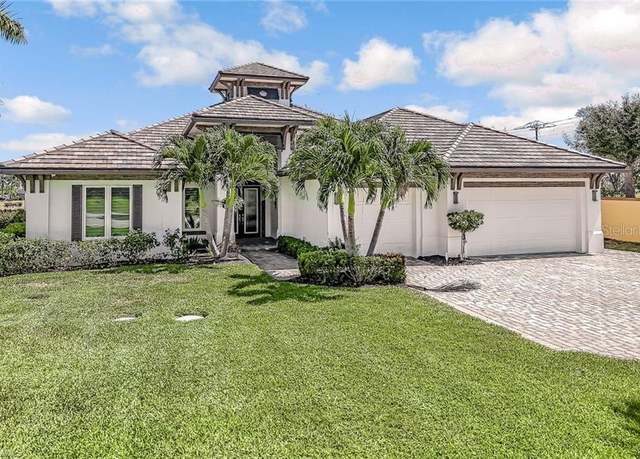 Property at 921 W Cape Estates Cir, Cape Coral, FL 33993, 4 beds, 4.5 baths