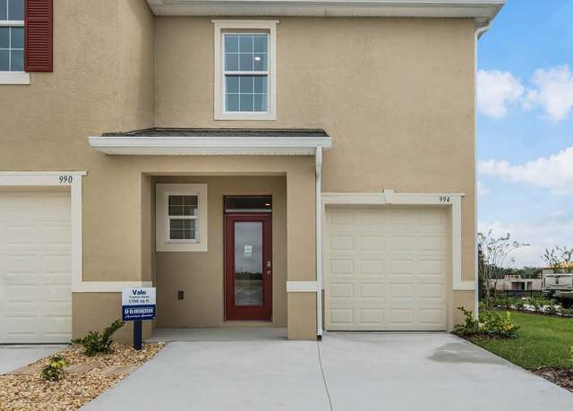 Property at 1018 Lido Dr, Howey In The Hills, FL 34737, 3 beds, 2.5 baths